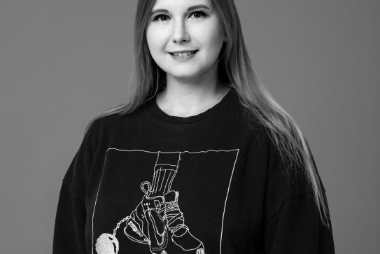 Анна Максимова